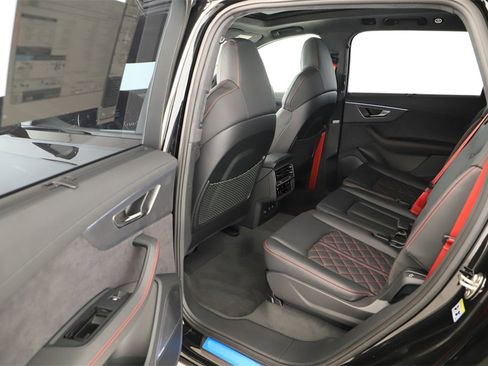 New 2026 Audi SQ7 Prestige image 27