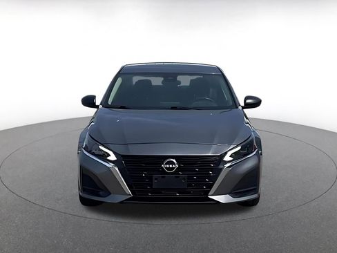 Used 2024 Nissan Altima 2.5 SV image 4