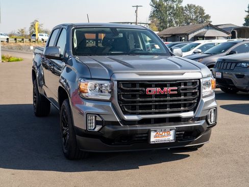 Used 2022 GMC Canyon Elevation image 2