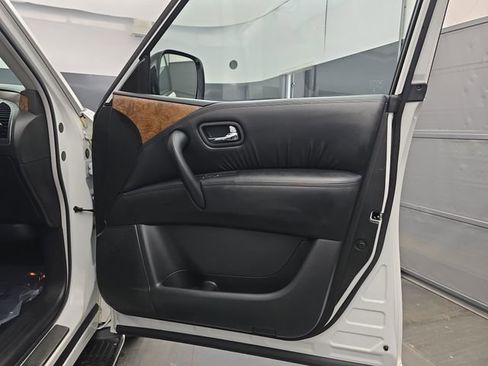 Used 2024 Nissan Armada SL w/ Captain's Chairs Package RWD image 49