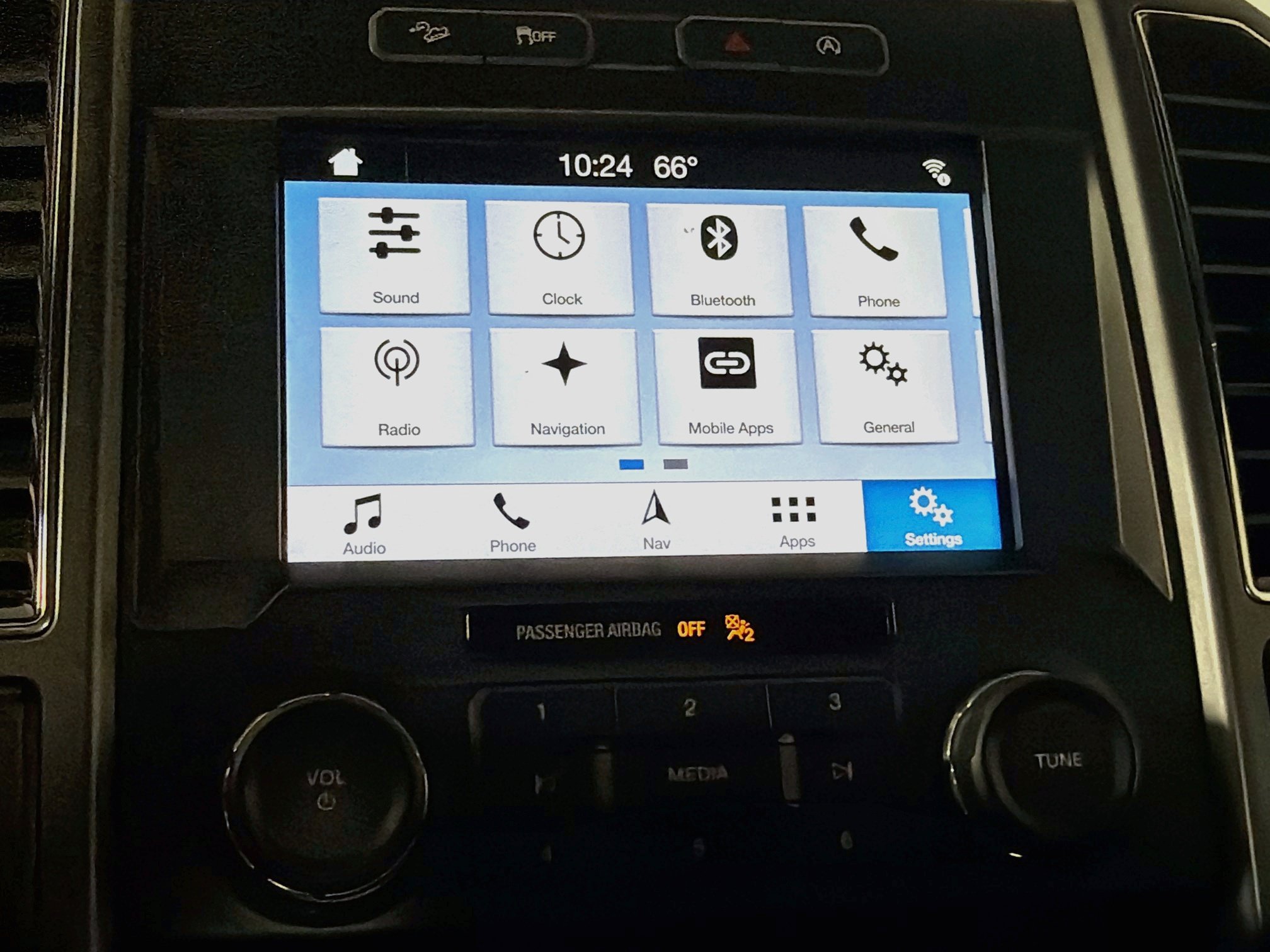 Used 2018 Ford F150 XLT w/ Equipment Group 302A Luxury AWD/4WD image 21