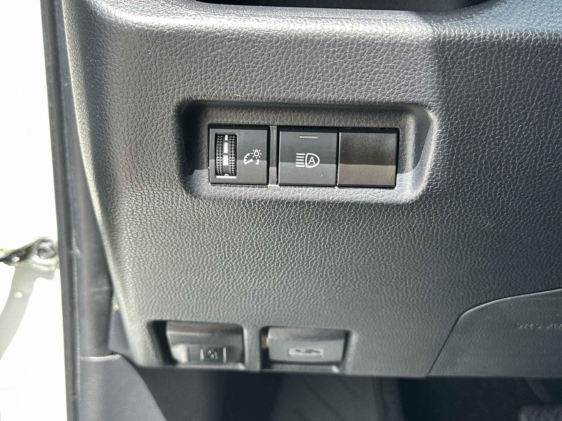 Used 2024 Toyota RAV4 XLE FWD image 18