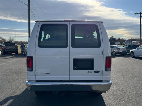 Used 2009 Ford E-350 and Econoline 350 Super Duty Wagon image 8