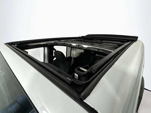 Used 2022 Jeep Wrangler Unlimited Sport w/ Sun And Sound Package image 6