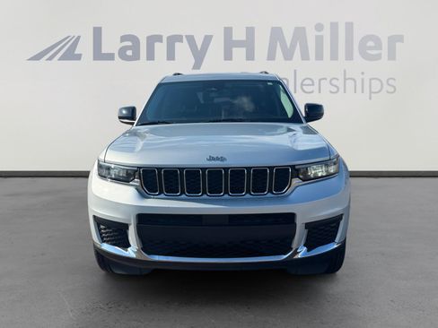 Used 2023 Jeep Grand Cherokee L Laredo AWD/4WD image 8