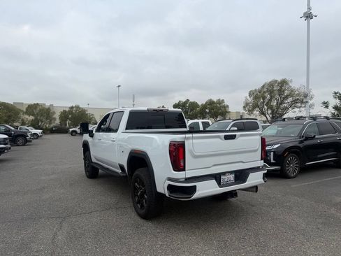 Used 2022 GMC Sierra 2500 AT4 w/ AT4 Preferred Package AWD/4WD image 4