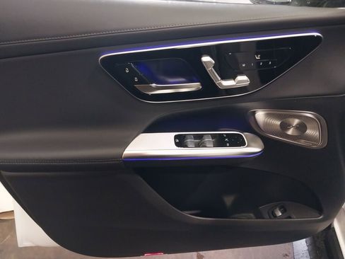 New 2025 Mercedes-Benz GLC 350e 4MATIC image 9