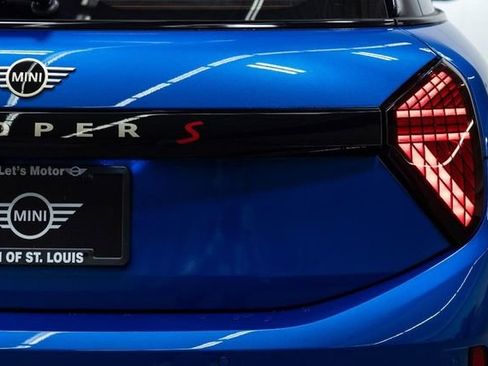New 2026 MINI Cooper S image 8