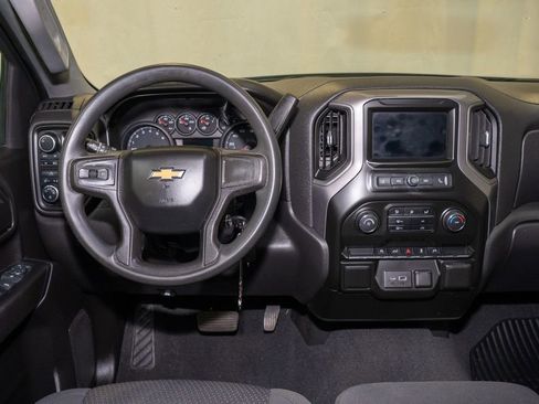Used 2021 Chevrolet Silverado 1500 Custom image 2