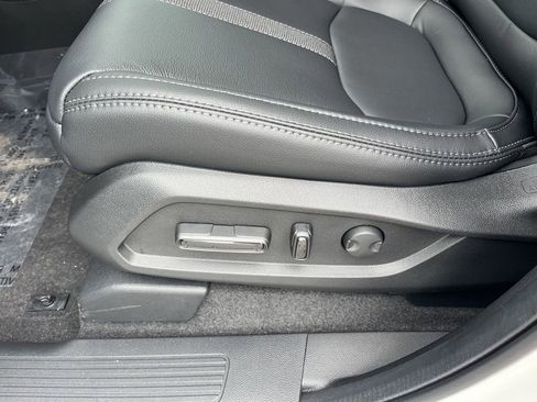 New 2025 Honda Pilot Touring image 11