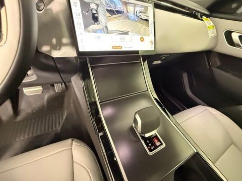 Used 2026 Land Rover Range Rover Velar Dynamic SE image 30