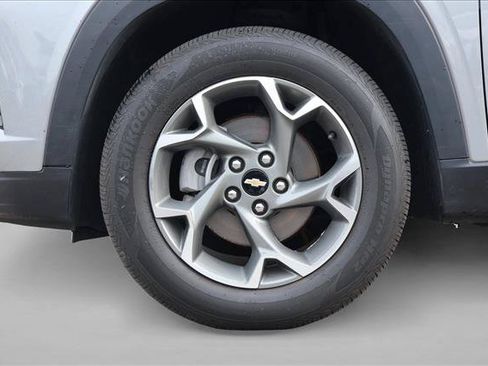 Used 2024 Chevrolet Trax LT w/ Driver Confidence Package FWD image 9