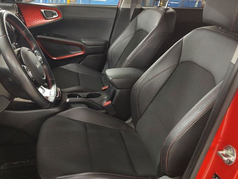 Used 2024 Kia Soul GT-Line FWD image 2