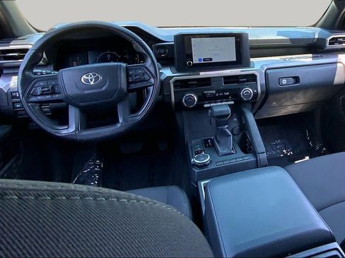 Used 2025 Toyota Tacoma SR5 AWD/4WD image 6