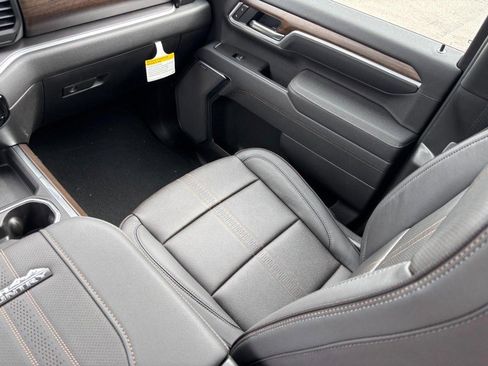 New 2026 Chevrolet Silverado 2500 High Country w/ High Country Premium Package AWD/4WD image 9