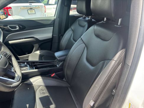 Used 2025 Jeep Compass Limited AWD/4WD image 36