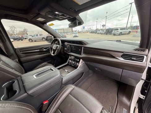 Used 2024 GMC Yukon Denali image 11