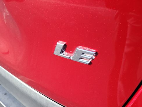 Used 2020 Toyota RAV4 LE FWD image 11