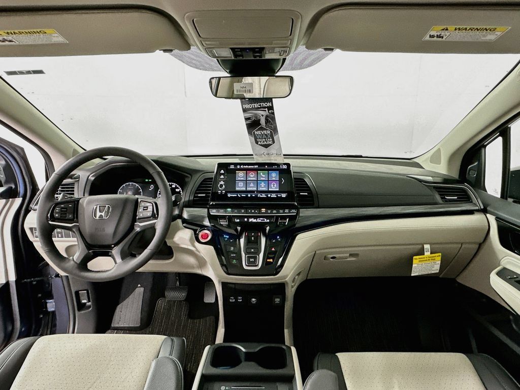 Used 2026 Honda Odyssey Elite image 3