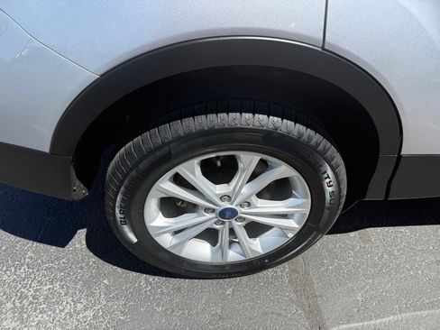 Used 2017 Ford Escape SE AWD/4WD image 6