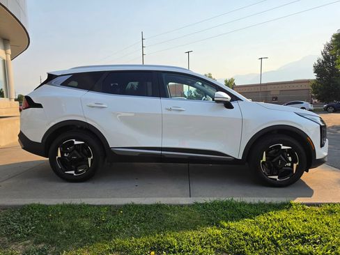 Certified 2026 Kia Sportage EX AWD/4WD image 4