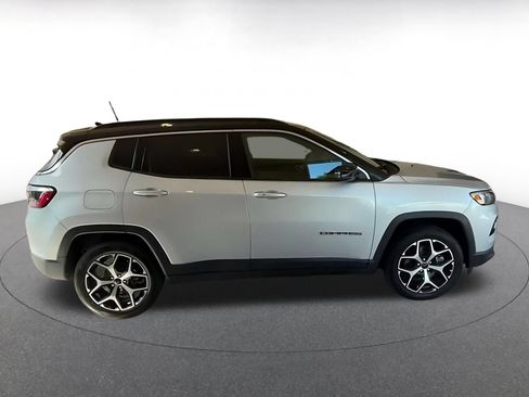 Used 2025 Jeep Compass Limited AWD/4WD image 16
