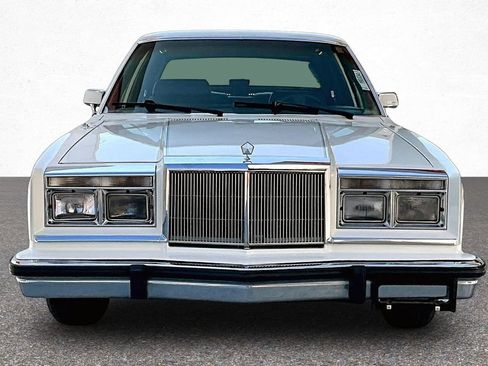 Used 1987 Chrysler Fifth Avenue RWD image 3
