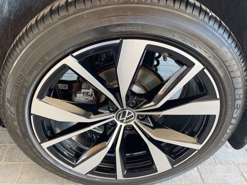 Used 2024 Volkswagen Atlas SEL Premium R-Line AWD/4WD image 36
