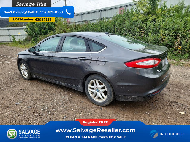 Used 2015 Ford Fusion SE FWD image 3