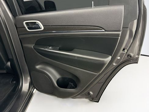 Used 2018 Jeep Grand Cherokee Limited AWD/4WD image 33