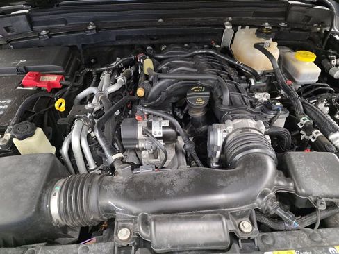 Used 2022 Jeep Wrangler Unlimited Rubicon w/ Xtreme Recon 35" Tire Package image 9