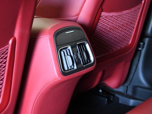 Used 2023 Maserati Levante GT AWD/4WD image 25
