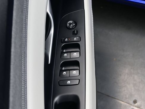 Certified 2025 Hyundai Elantra Limited FWD image 10