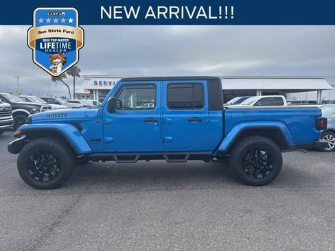 Used 2022 Jeep Gladiator Sport image 1