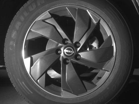 Used 2025 Nissan Rogue SV AWD/4WD image 10
