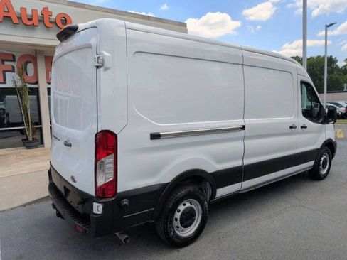 Used 2024 Ford Transit 250 148 Medium Roof RWD image 4