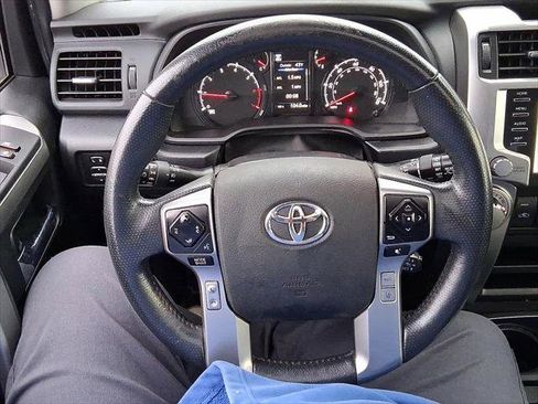 Used 2022 Toyota 4Runner SR5 Premium w/ Moonroof Package RWD image 10