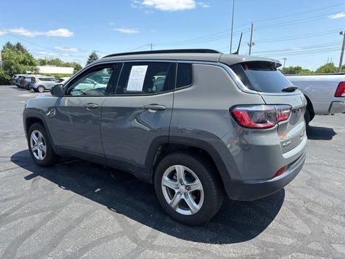 Used 2024 Jeep Compass Latitude AWD/4WD image 5