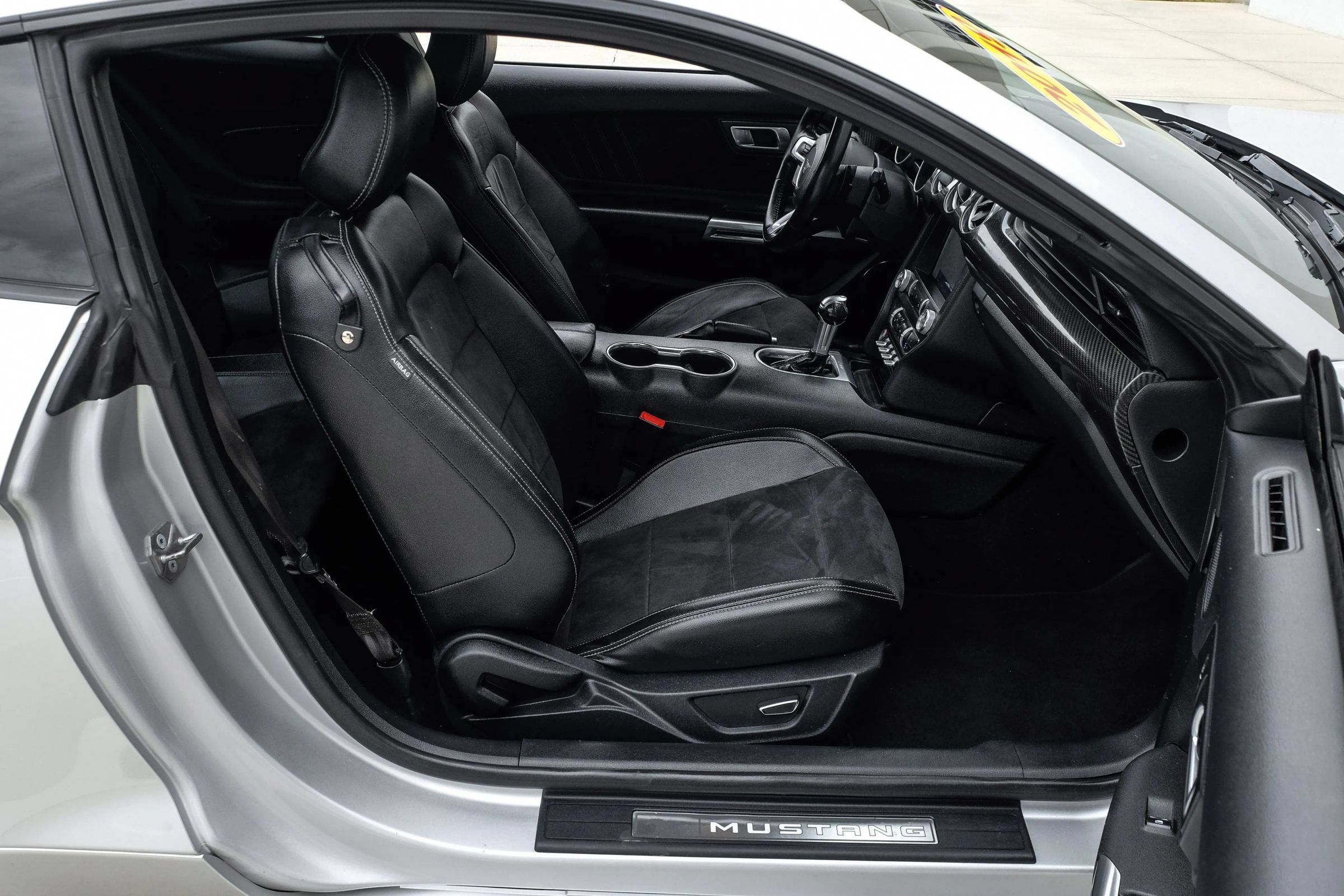 Used 2019 Ford Mustang GT Premium w/ Carbon Sport Interior Package RWD image 40