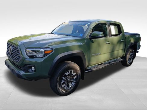 Used 2021 Toyota Tacoma TRD Off-Road w/ TRD Premium Off Road Package AWD/4WD image 3