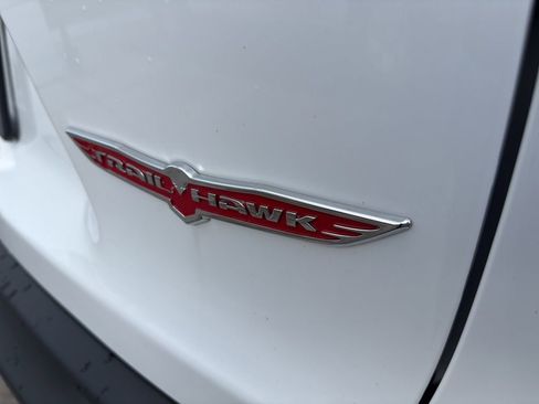 Used 2022 Jeep Cherokee Trailhawk w/ Comfort/Convenience Group image 14