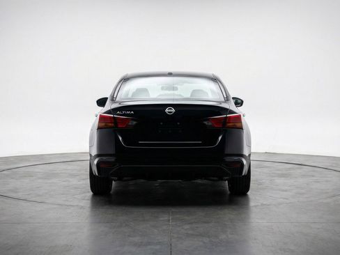 Used 2025 Nissan Altima 2.5 SV image 7