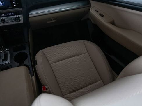 Used 2017 Subaru Outback 2.5i Premium image 27