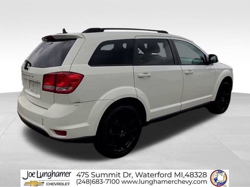 Used 2019 Dodge Journey SE w/ Blacktop Package FWD image 9