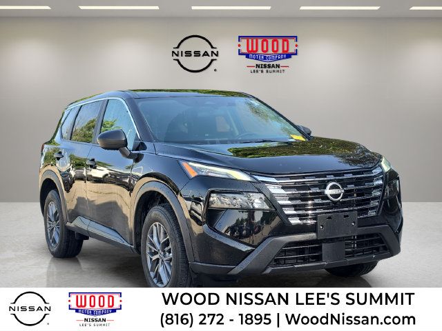 Used 2025 Nissan Rogue S AWD/4WD image 1