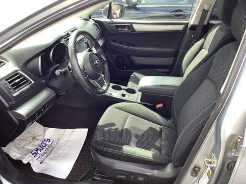 Used 2019 Subaru Outback 2.5i Premium AWD/4WD image 6