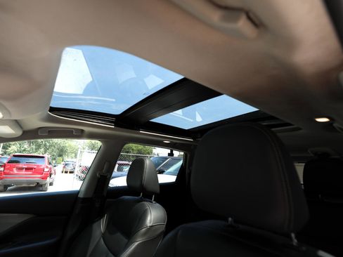 Used 2018 Nissan Murano SL w/ Moonroof Package image 19