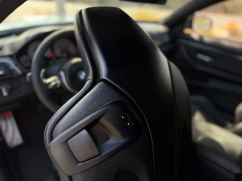 Used 2018 BMW M4 Coupe RWD image 22