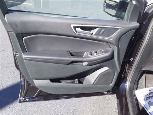 Used 2024 Ford Edge SEL image 7