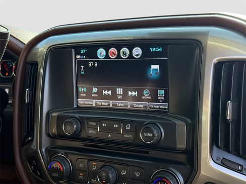Used 2018 Chevrolet Silverado 1500 High Country image 16